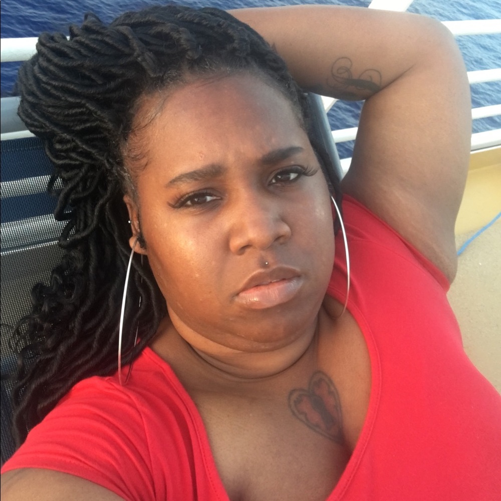 Meet your Posher, Nora